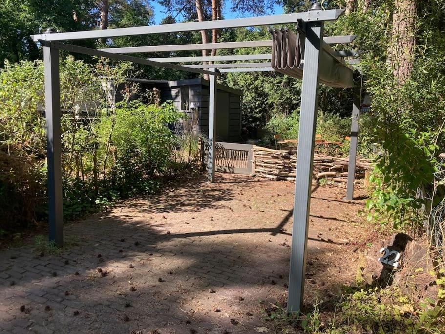 Sfeervol Chalet In Het Bos Nunspeet Eksteriør billede